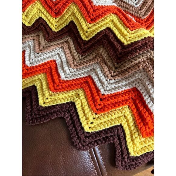 Vintage 1970s Afghan Blanket Throw - Picture 3 of 3
